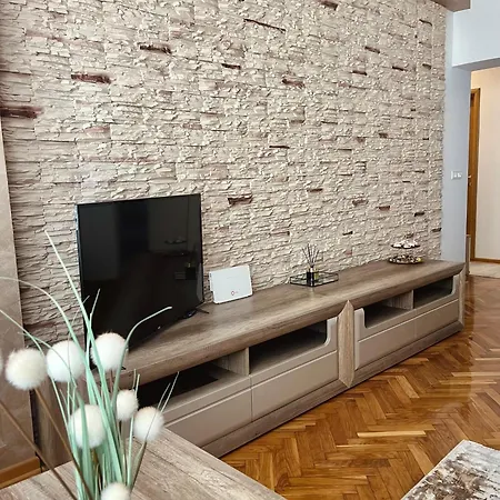 Lumo Apartment *